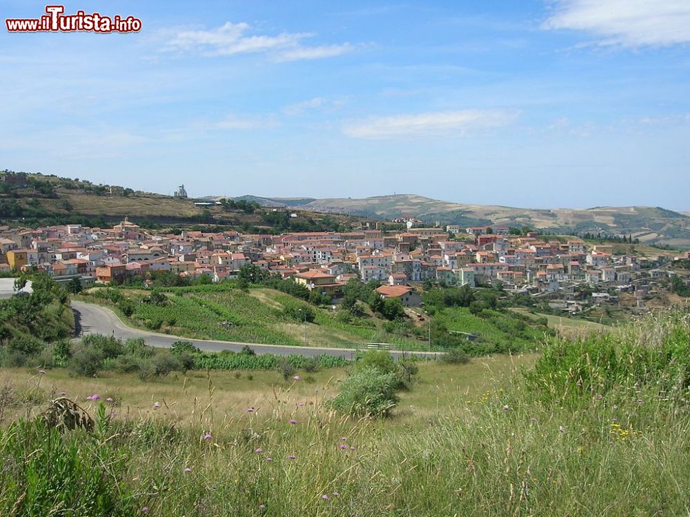 Immagine Il panorama di Barile in Provincia di Potenza, Basilicata  - © Generale Lee - CC BY-SA 3.0, Wikipedia