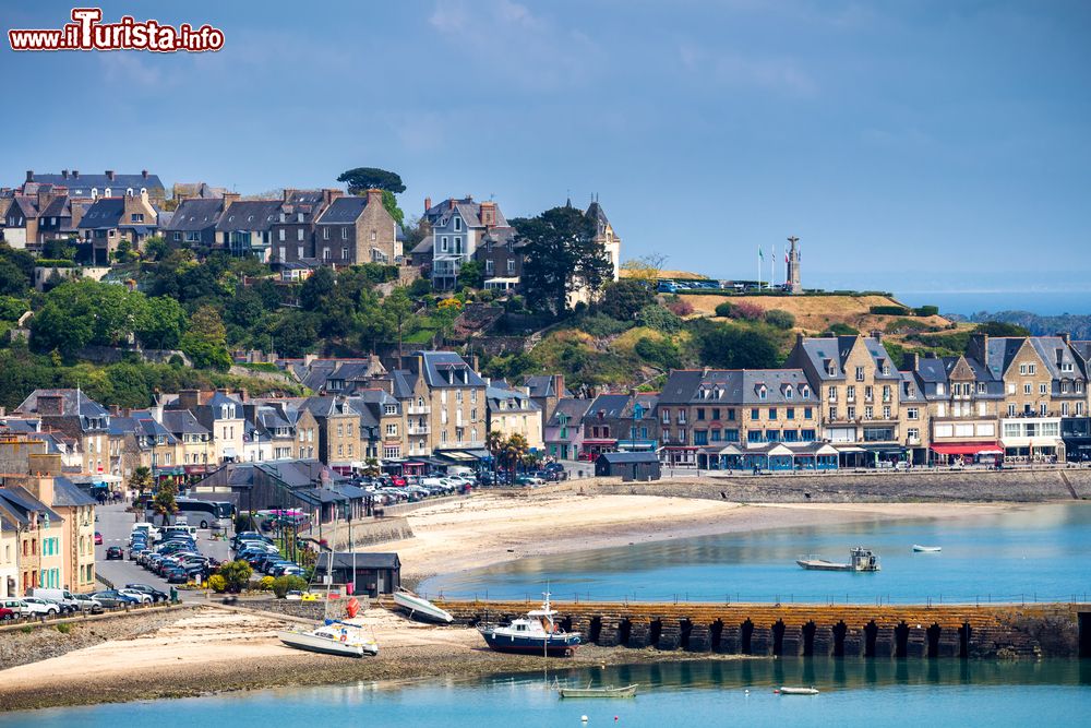 Immagine Il panorama di Cancale, nella baia di Mont Saint Michel, in Bretagna (Francia).