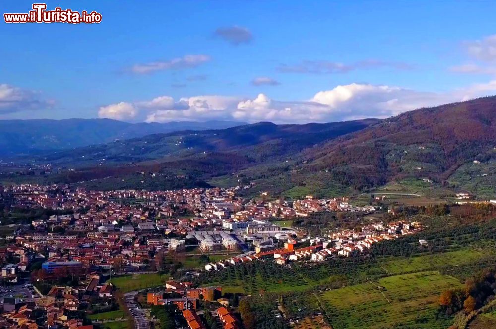 Immagine Il panorama di Montemurlo, comune in provincia di Prato in Toscana  - © Massimilianogalardi, CC BY-SA 3.0, Wikipedia
