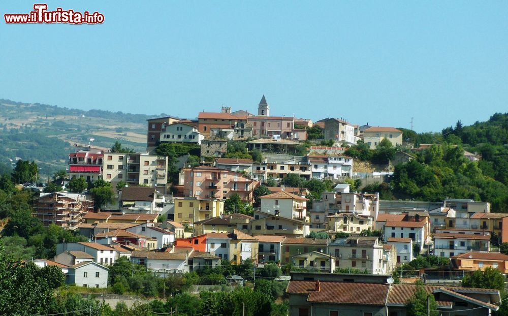 Immagine Il Panorama di Ponte in Campania, provincia di Benevento - © Adam91, CC BY-SA 3.0, Wikipedia