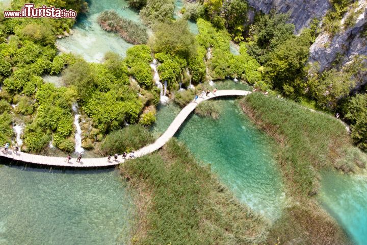 Immagine Il Parco Nazionale dei Laghi di Plitivce è stato dichiarato Patrimonio dell'Umanità dall'UNESCO nel 1979. Siamo in Croazia, al confine con la Bosnia.