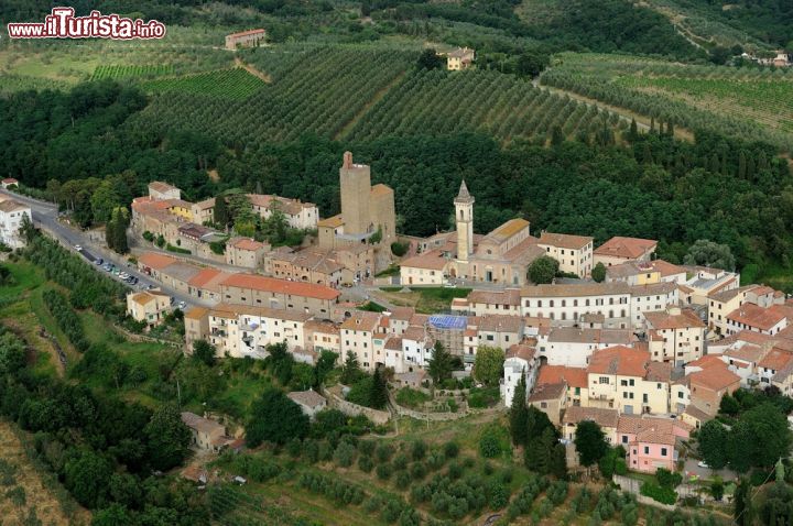 Immagine Il piccolo ma pittoresco borgo di Vinci in Toscana- © stefano marinari / Shutterstock.com