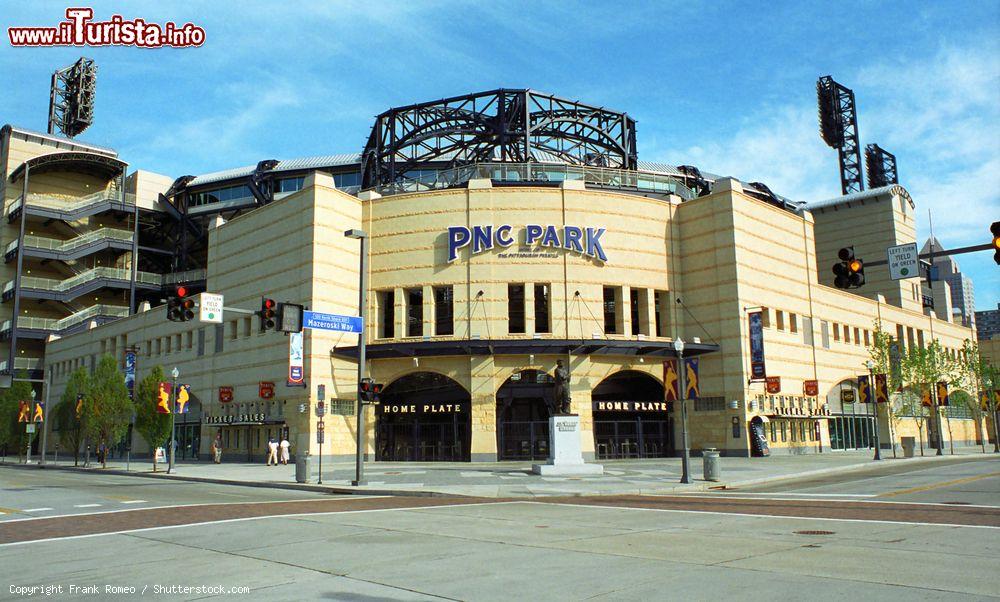Immagine Il PNC Field di Pittsburgh, Pennsylvania: questo stadio di baseball, inaugurato nel marzo 2001, ospita le partite casalinghe dei Pittsburgh Pirates. Ospita 38.362 persone ed è costato 216 milioni di dollari - © Frank Romeo / Shutterstock.com