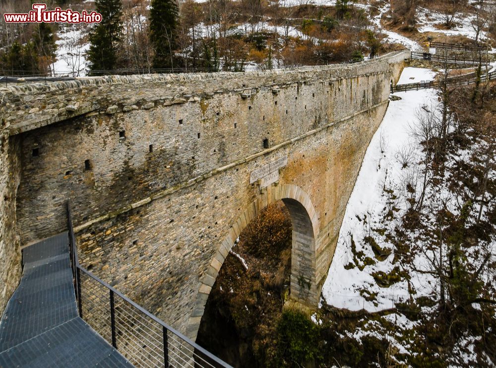 Immagine Il Pont d'Ael, acquedotto romano in Valle d'Aosta, vicino a Aymavilles