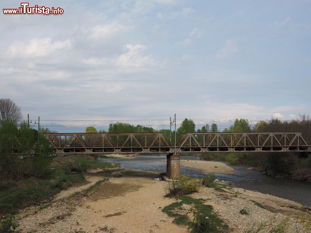 Immagine Il ponte ferroviario sul fiume Malone a Brandizzo in Piemonte