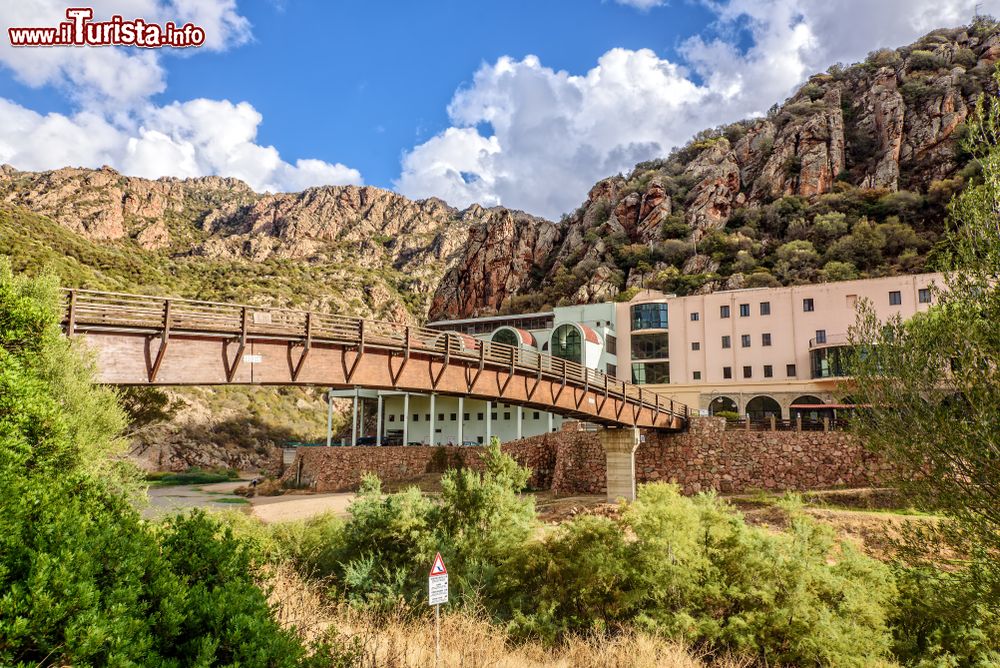 Immagine Il ponte sul fiume a Santa Maria Coghinas, provincia di Sassari (Sardegna).