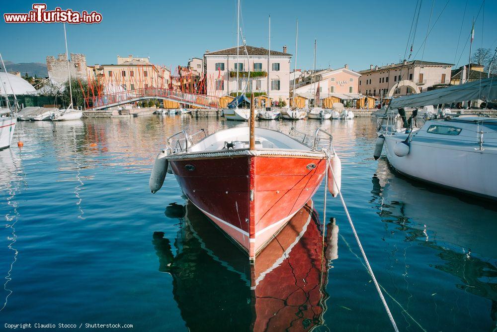 Immagine Il porto di Bardolino sul Lago di Garda nel Veneto - © Claudio Stocco / Shutterstock.com