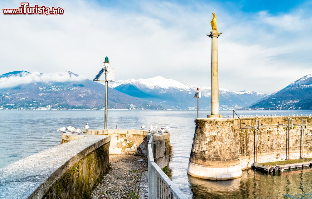 Immagine Il porto di Luino sul Lago Maggiore, in Lombardia