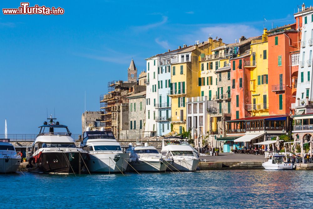 Immagine Il porto di Porto Venere, La Spezia, Liguria. Questo pittoresco villaggio è patrimonio UNESCO dell'Umanità.