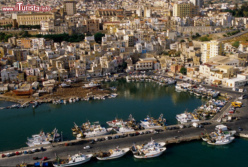 Immagine Il porto di Sciacca visto dall'alto, Agrigento, Sicilia.