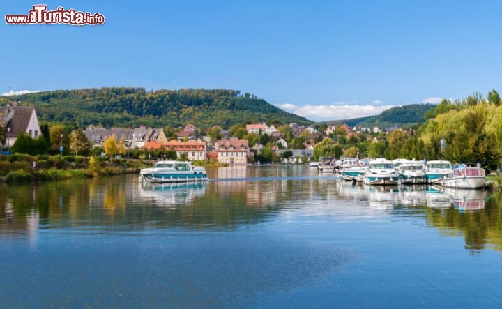 Immagine Il Porto fluviale di Saverne in Francia, classica tappa delle crociere in Alsazia e Lorena - © Leonid Andronov / Shutterstock.com