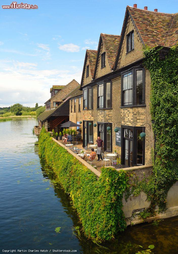 Immagine Il River Tearooms sulle sponde del fiume Ouse a St. Ives, Cornovaglia, Regno Unito - © Martin Charles Hatch / Shutterstock.com