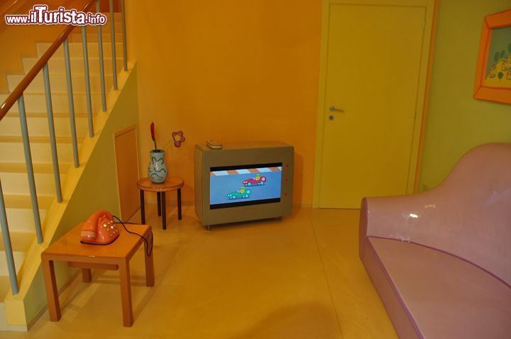 Immagine Il salotto nell'ingresso all'interno della Casa di Peppa Pig a Leolandia