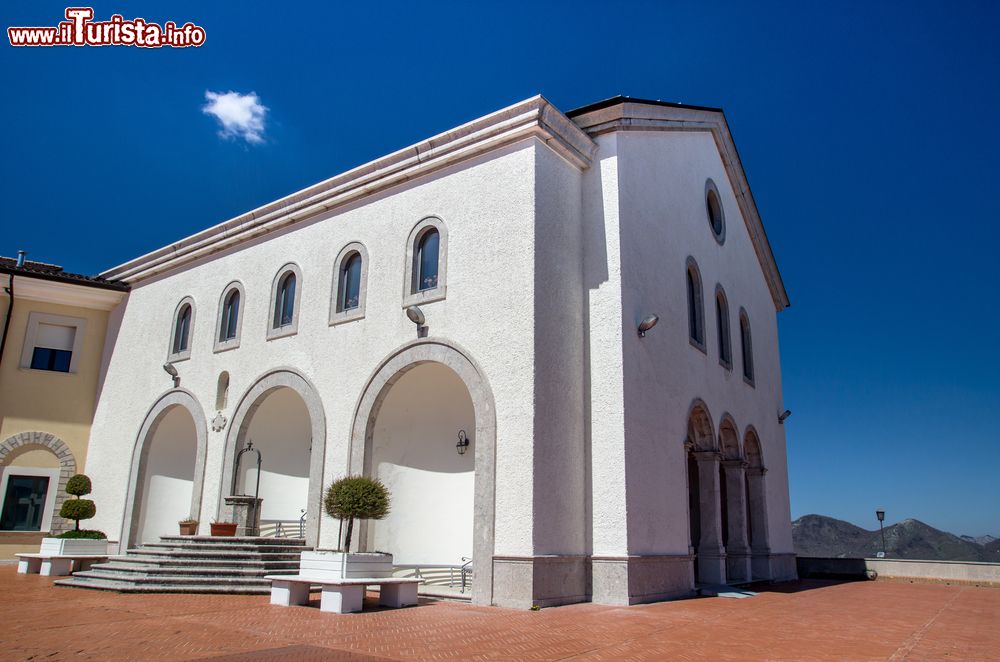 Immagine Il Santuario del Santissimo Salvatore a Montella di Avellino in Campania