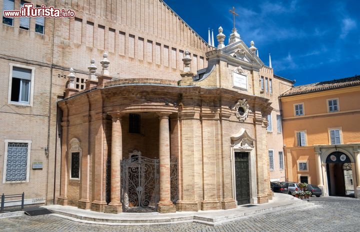 Immagine Il Santuario della Madonna della Misericordia a Macerata nelle Marche - © Mi.Ti. / Shutterstock.com