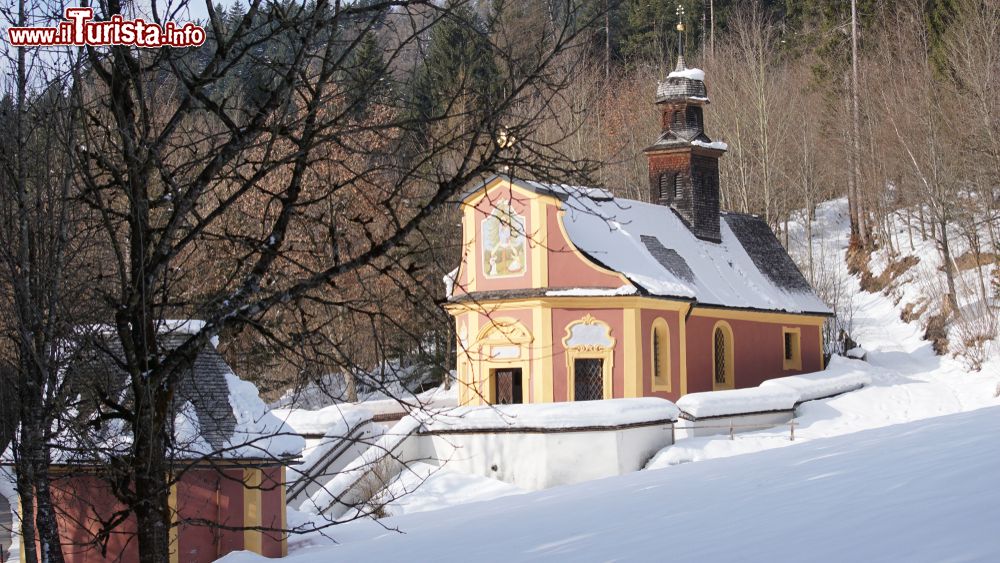 Immagine Il Santuario Maria Larch a Terfens in Tirolo è uno dei luoghi di pellegrinaggio in Austria.