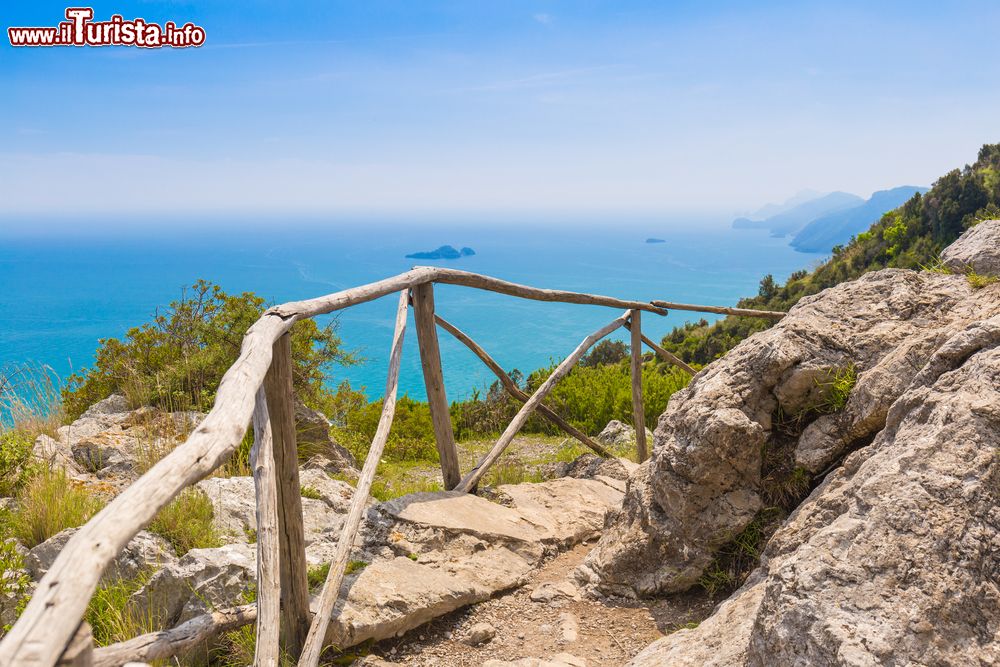 Immagine Il sentiero degli Dei sulla Costiera Amalfitana nei pressi di Praiano in Campania