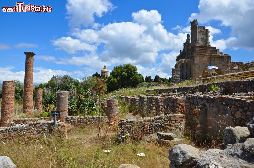 Immagine Il sito archeologico di Tindari in Sicilia, siamo in Provincia di Messina, versante tirrenico