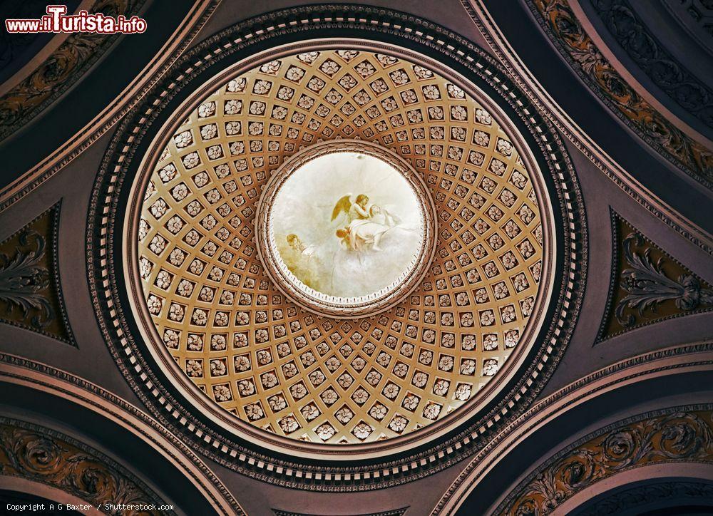 Immagine Il soffitto decorato della cupola di San Nicola a Lipsia, Germania - © A G Baxter / Shutterstock.com