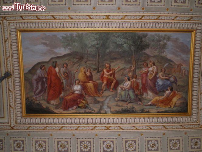 Immagine Il soffitto della  Sala d'Oro di  Palazzo Manzi a Dongo - © Wikipedia