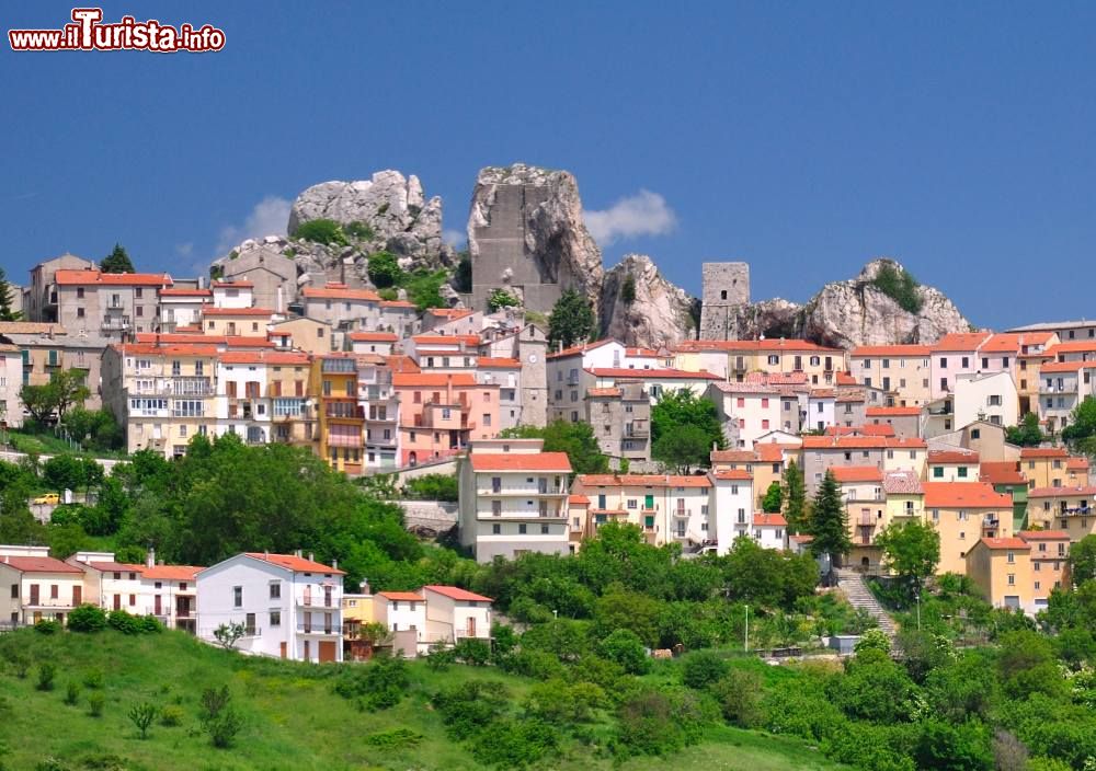 Immagine Il suggestivo  borgo di Pietrabbondante in Molise