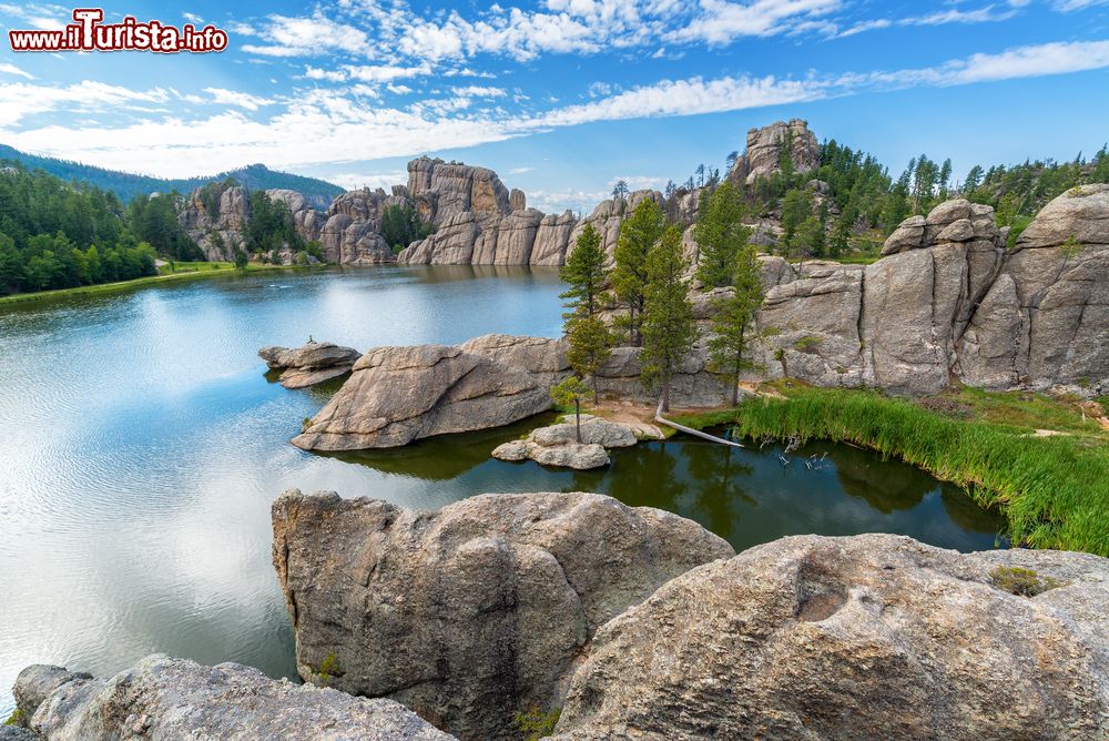 Immagine Il Sylvan Lake all'interno del parco Custer State Park nel South Dakota