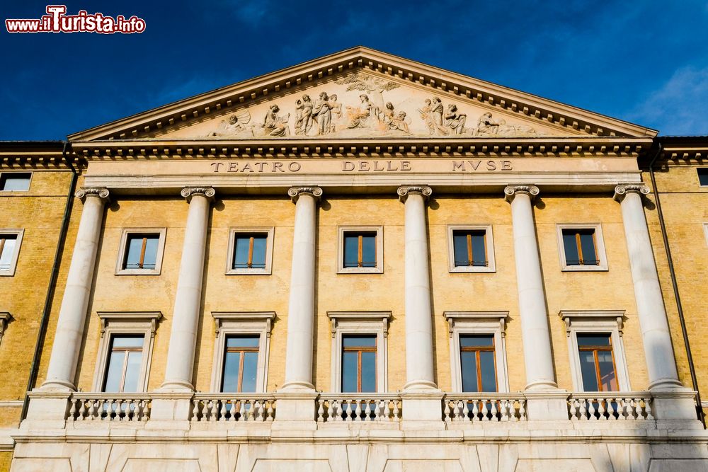 Immagine Il Teatro delle Muse in centro ad Ancona nelle Marche