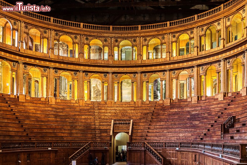 Immagine Il Teatro Farnese, a Parma, era il teatro di corte dei duchi di Parma e Piacenza - © iryna1 / Shutterstock.com