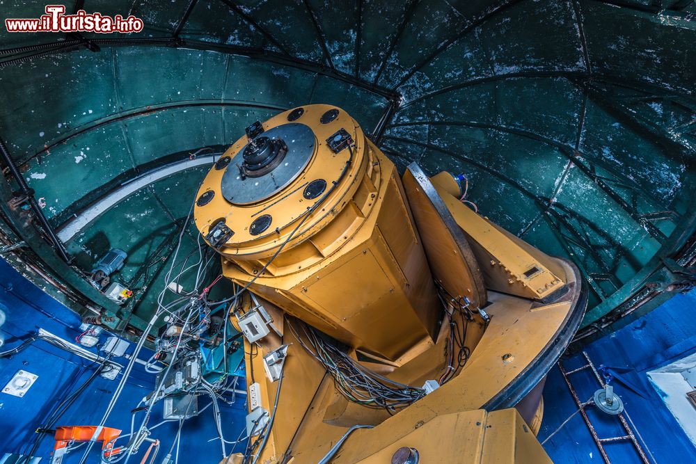 Immagine Il telescopio dell'osservatorio astronomico sul Pic du Midi de Bigorre, Pirenei, Francia. Installato nel 1980, il telescopio è dedicato all'astronomo Bernard Lyot.