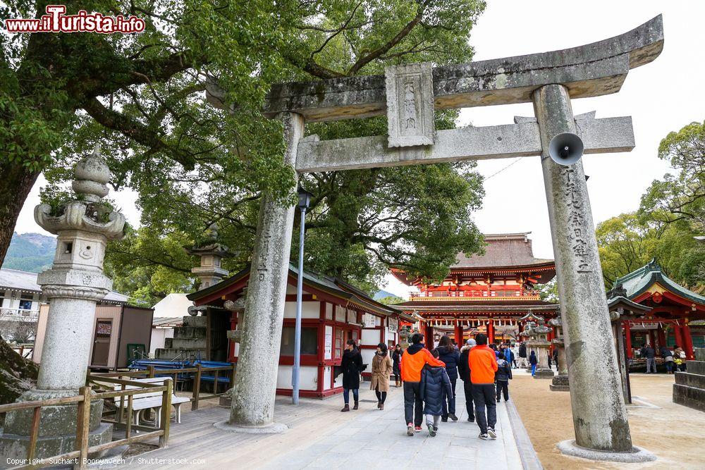 Immagine Il tempio di Dazaifu nei pressi di Fukuoka, Giappone. Dedicato alla divinità dell'apprendimento, questo santuario è popolare fra gli studenti che si preparano agli esami - © Suchart Boonyavech / Shutterstock.com