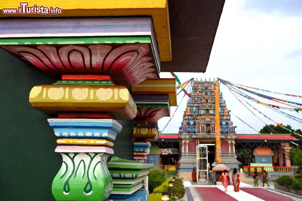 Immagine Il tempio hindu Sri Siva Subramaniya a Nadi, isola di Viti Levu, Figi. Si tratta del più grande luogo di culto di fede induista presente nell'emisfero sud.