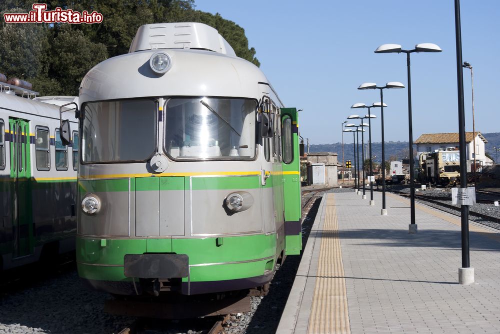 Immagine Il Trenino Verde della Sardegna: consente di esplorare i paesaggi della Barbagia e ferma anche a Ussassai