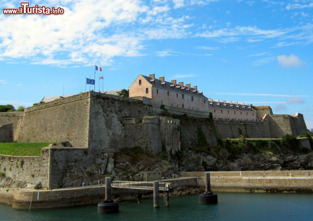 Immagine Il vecchio castello (Citadelle Vauban) sull'isola di Belle-Ile en Mer, costa della Bretagna, Francia.