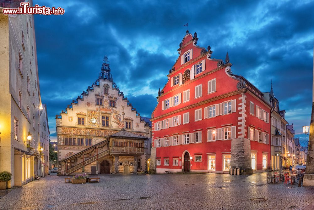 Immagine Il vecchio Municipio di Lindau fotografato di sera, Germania.