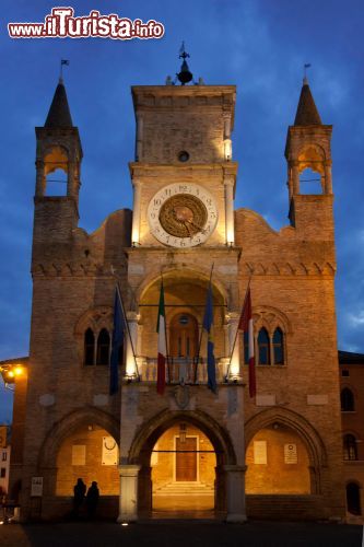 Immagine Il vecchio Municipio di Pordenone in Friuli Venezia Giulia - © Roberta Patat / Shutterstock.com