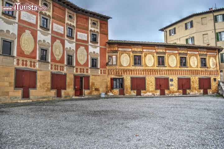 Immagine Il vecchio seminario di San Miniato, borgo della provincia di Pisa, in Toscana - © Hibiscus81 / Shutterstock.com