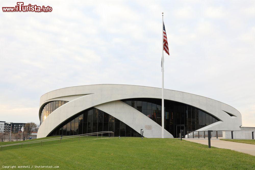 Immagine Il Veteran's Memorial Museum a Columbus, Ohio. Completato nell'ottobre 2018, rappresenta una delle principali attrazioni turistiche cittadine - © aceshot1 / Shutterstock.com