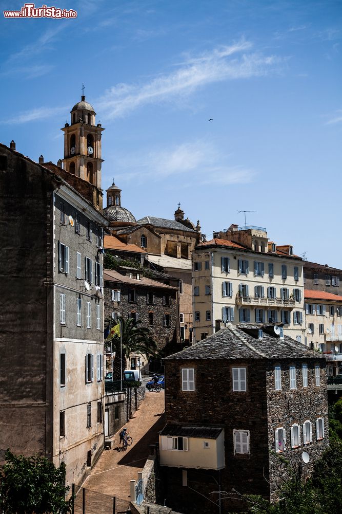 Immagine Il villaggio di Cervione uno dei borghi del nord della Corsica in Francia