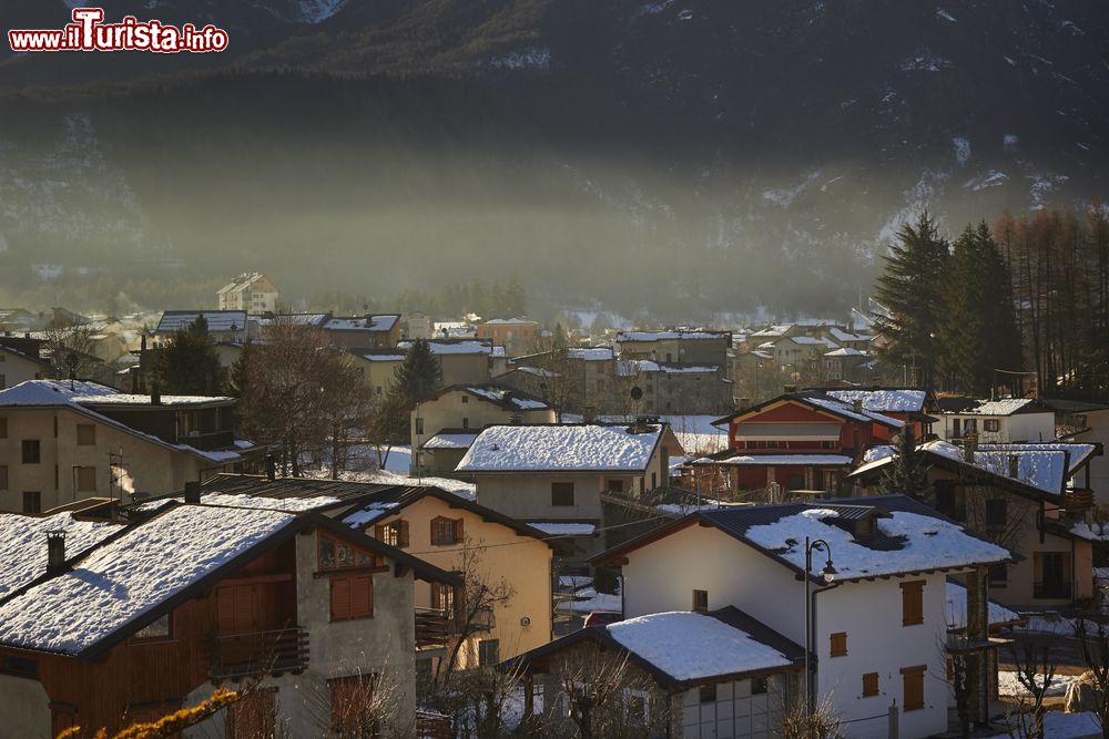 Immagine Il villaggio di Entracque in inverno, Piemonte, provincia di Cuneo.