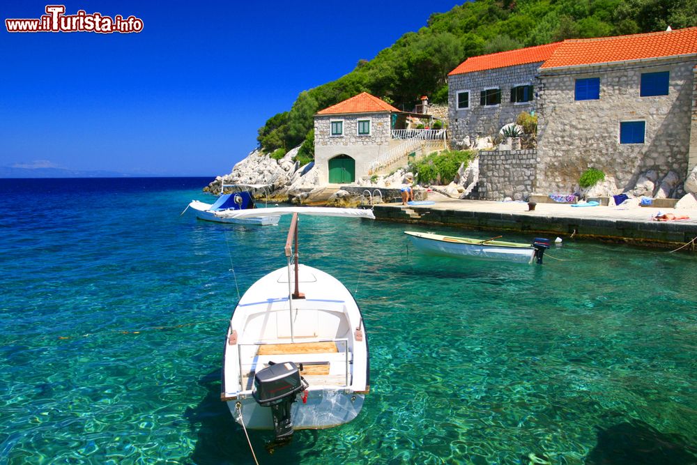 Immagine Il Villaggio di Lucica a Lagosta in Dalmazia, tra le isole più esterne della Croazia