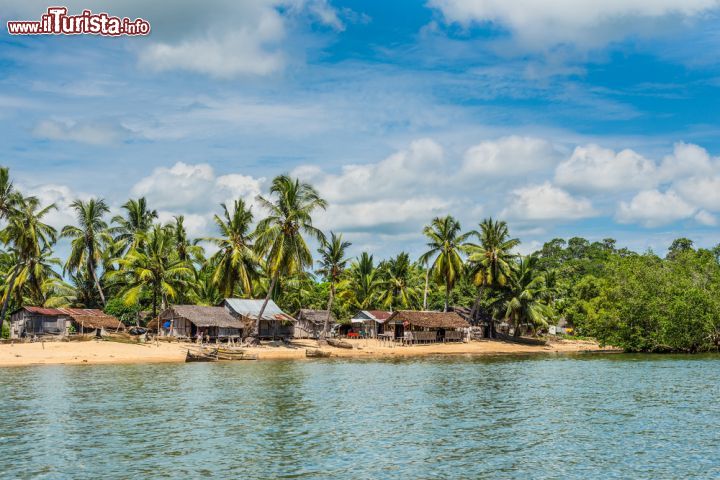 Immagine Il villaggio di pescatori di Ambatozavavy, isola di Nosy Be, nel nord del Madagascar  - © byvalet / Shutterstock.com