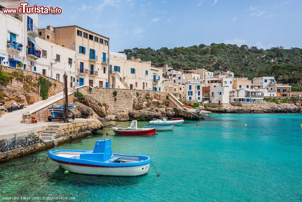 Immagine Il villaggio di pescatori  di Levanzo, la piccola isola delle Egadi al largo di Trapani in Sicilia - © Fabio Lotti / Shutterstock.com