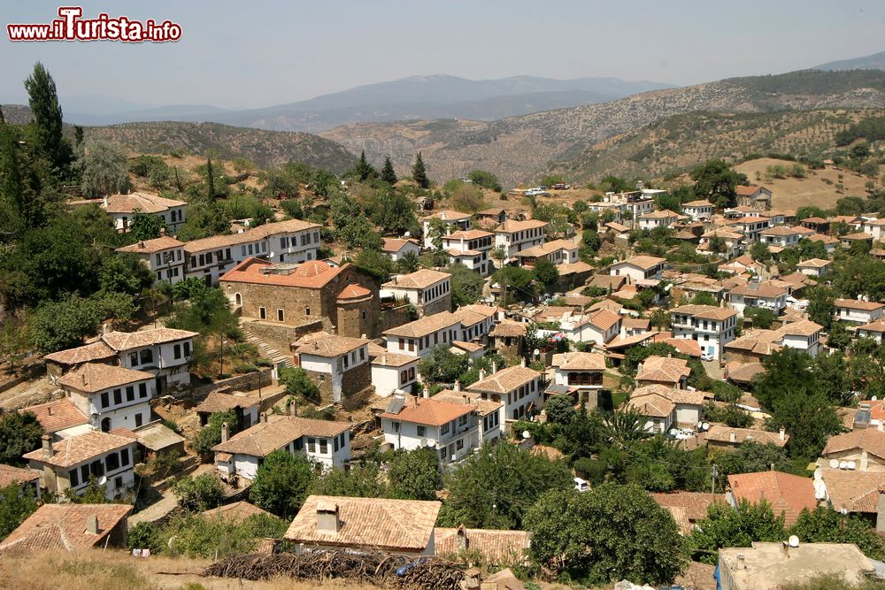 Immagine Il villaggio di Sirince nei pressi di Selcuk, provincia di Izmir, Turchia. Questo grazioso borgo di 600 abitanti sorge 8 chilometri a est della città di Selcuk.