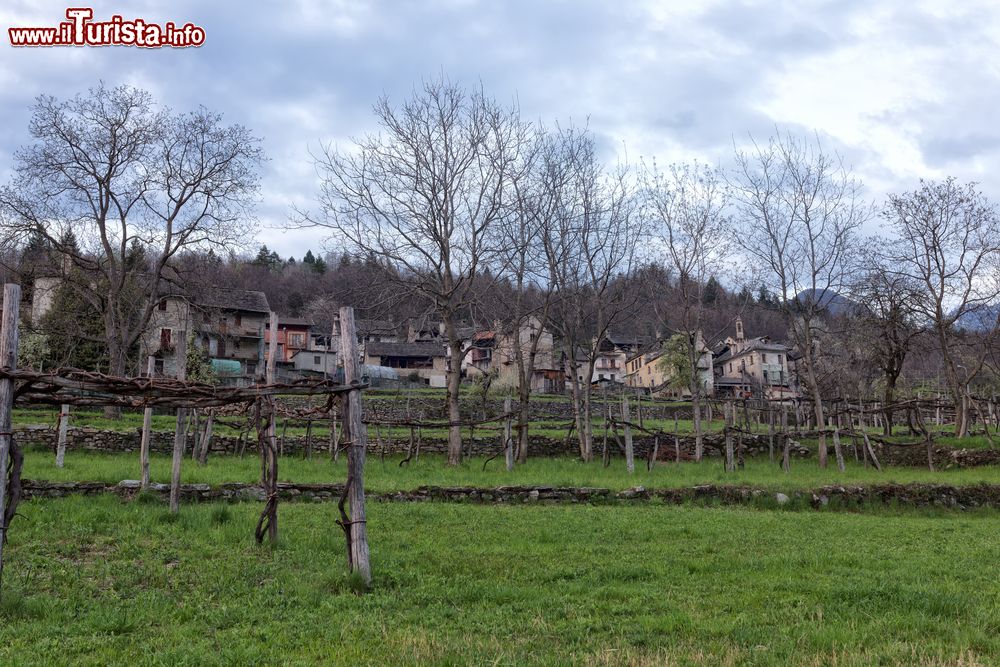 Immagine Il villaggio medievale a Oro vicino a Montecrestese, provincia del Verbano-Cusio-Ossola in piemonte