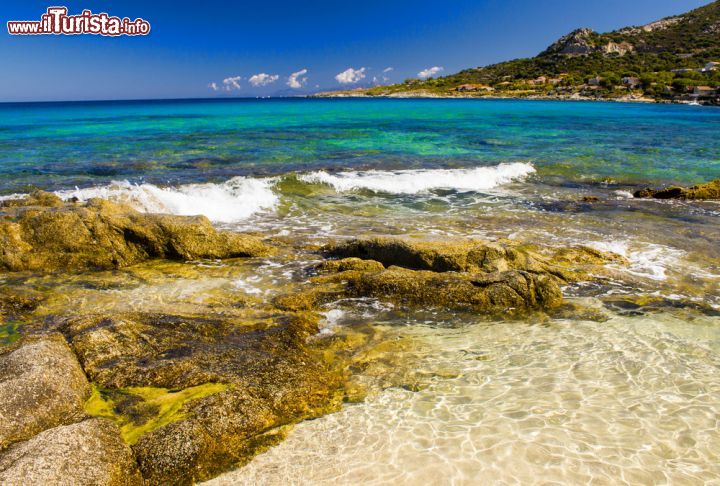 Immagine Una fotografia In riva al mare: ci troviamo nei dintorni di Cargese, in Corsica