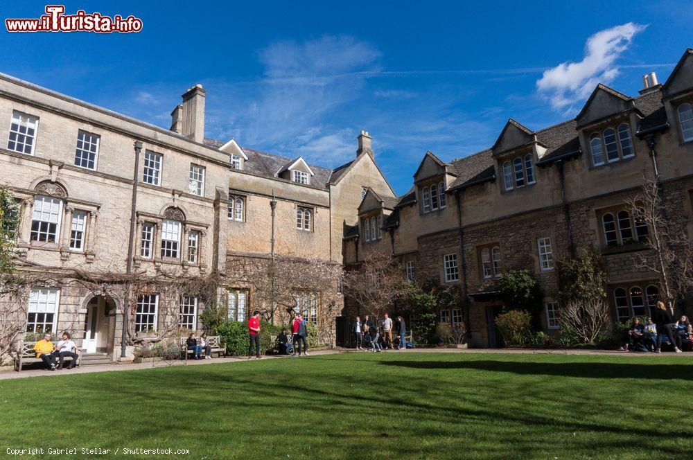 Immagine In visita al campus di Oxford e ai suoi college in un giorno d'estate, Inghilterra (UK) - © Gabriel Stellar / Shutterstock.com