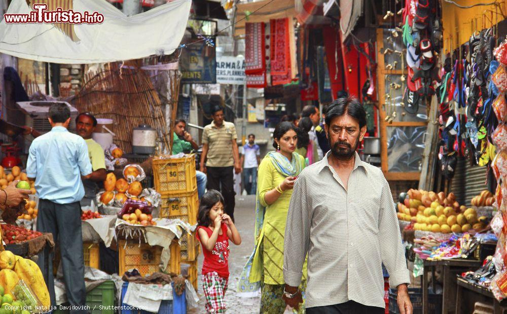 Immagine Indiani al mercato cittadino di Amritsar, Punjab, India - © Natalia Davidovich / Shutterstock.com