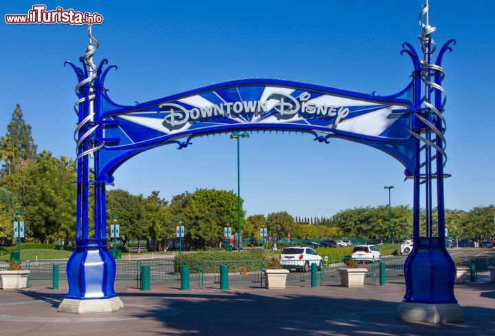 Immagine Ingresso Downtown Disney ad Anaheim in California - © Ken Wolter / Shutterstock.com