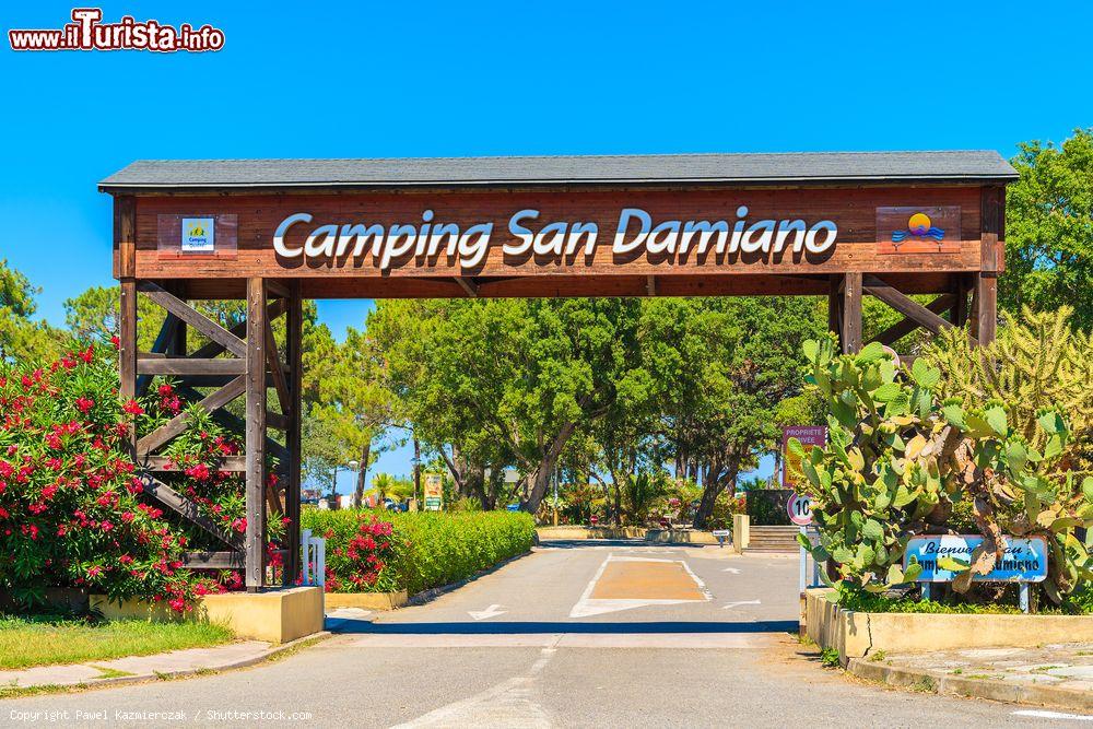 Immagine Ingresso al campeggio San Damiano nei pressi di Furiani a su di Bastia, Corsica. E' una delle località più popolari per trascorrere una vacanza in quest'isola francese - © Pawel Kazmierczak / Shutterstock.com