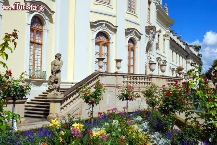 Immagine Ingresso al palazzo reale di Ludwigsburg, Baden-Wurttemberg, Germania - © Yuriy Davats / Shutterstock.com
